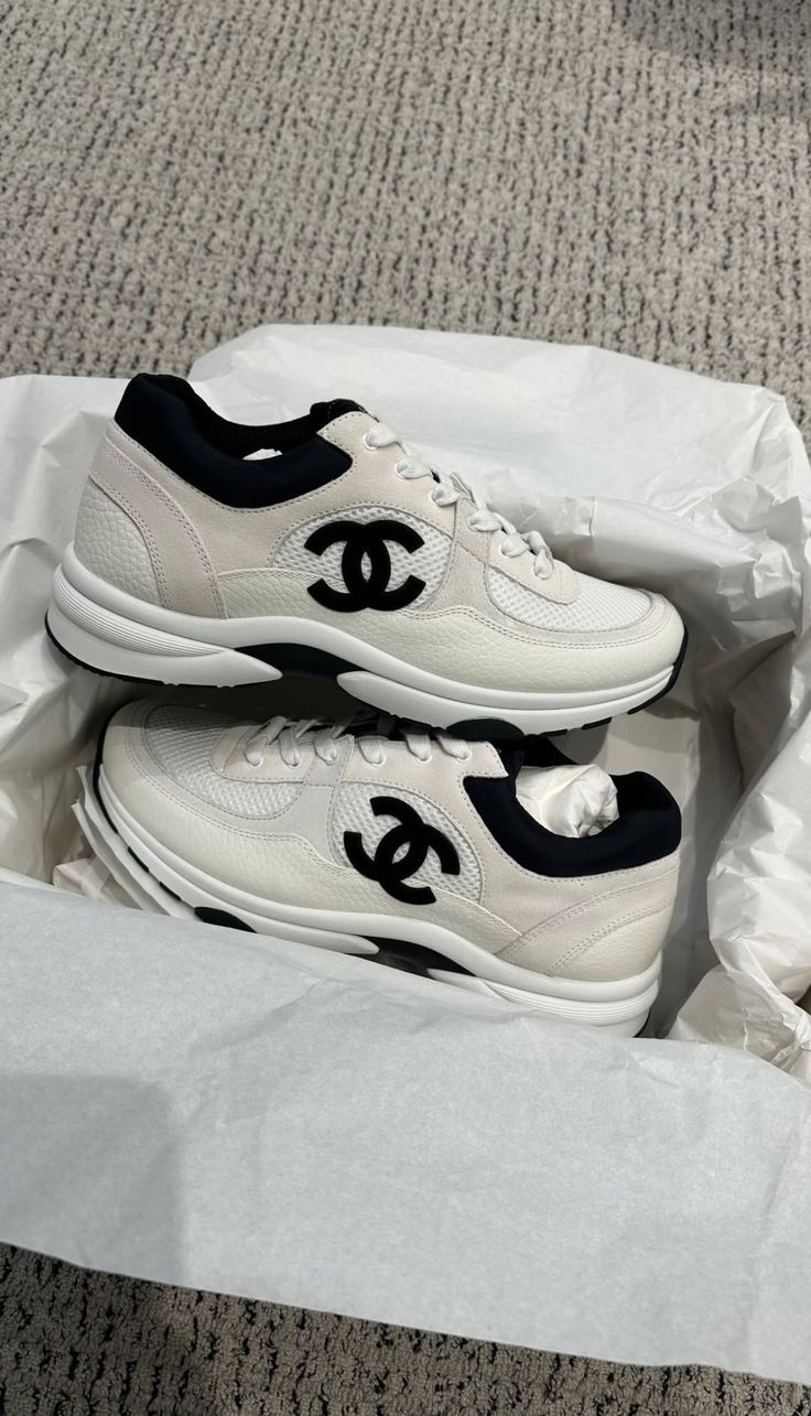 CC LUXURY SNEAKERS - White color way